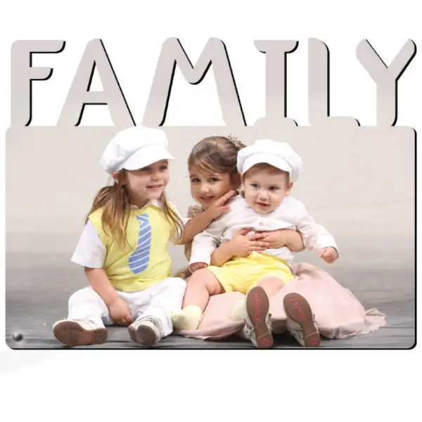 תמונה עם חיתוך FAMILY ענק