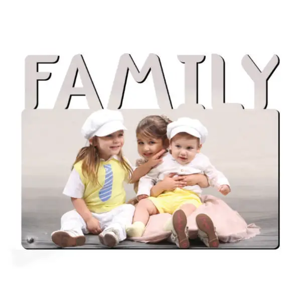 תמונה עם חיתוך FAMILY גדול