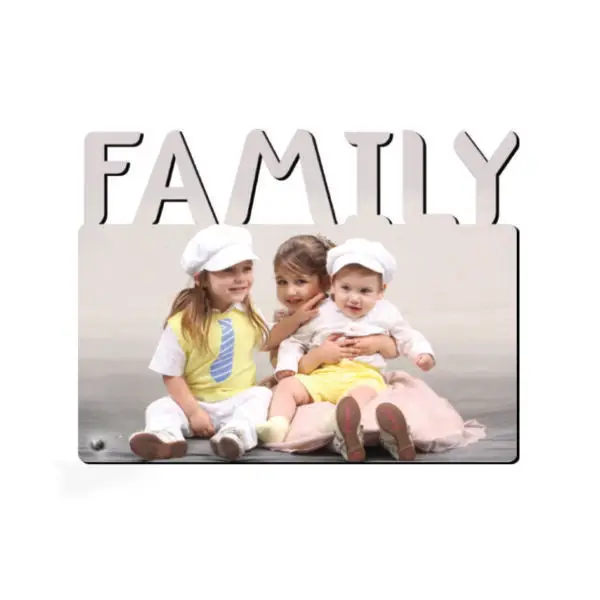 תמונה עם חיתוך FAMILY קטן